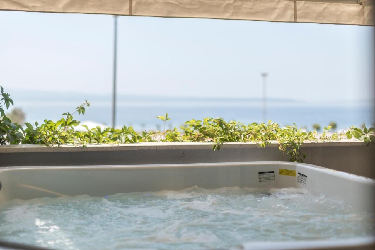 Velebis Superior Apartment - Luxurious One-Room Apartment With Jacuzzi - Prestigious Location By The Sea In The New City Center Of Znjan - Panoramic View Of The Sea And Islands - Free Garage Parking - Buralux Properties Split Buitenkant foto