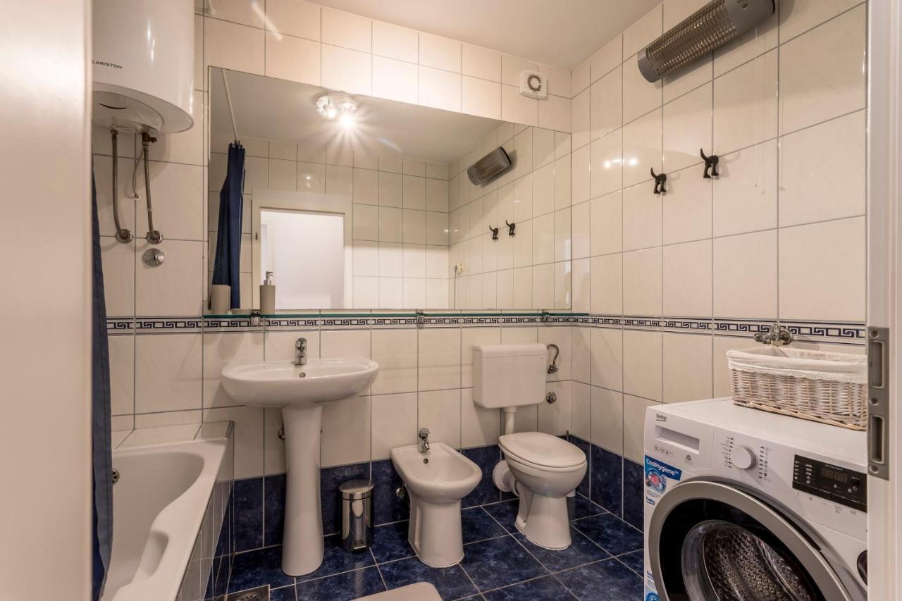 Velebis Superior Apartment - Luxurious One-Room Apartment With Jacuzzi - Prestigious Location By The Sea In The New City Center Of Znjan - Panoramic View Of The Sea And Islands - Free Garage Parking - Buralux Properties Split Buitenkant foto